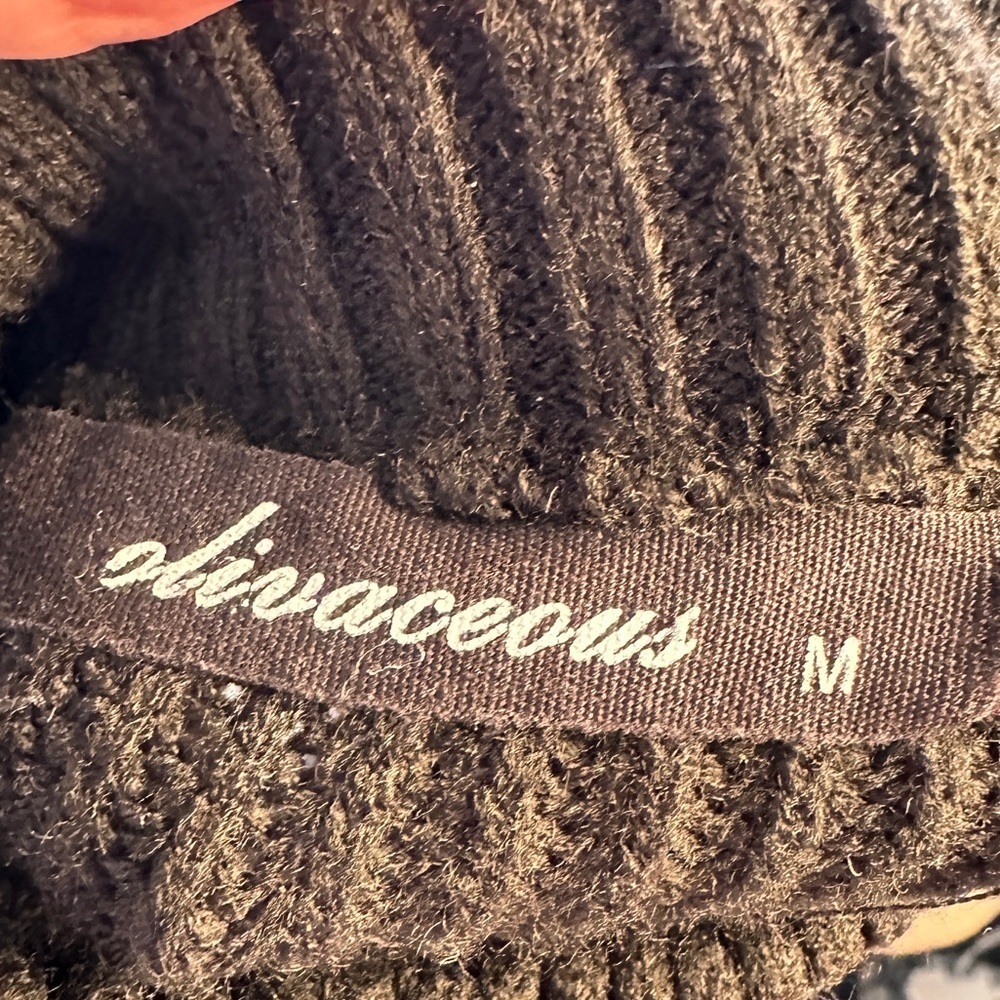 Olivaceous Distressed Cold Shoulder Size Medium - Picture 3 of 3